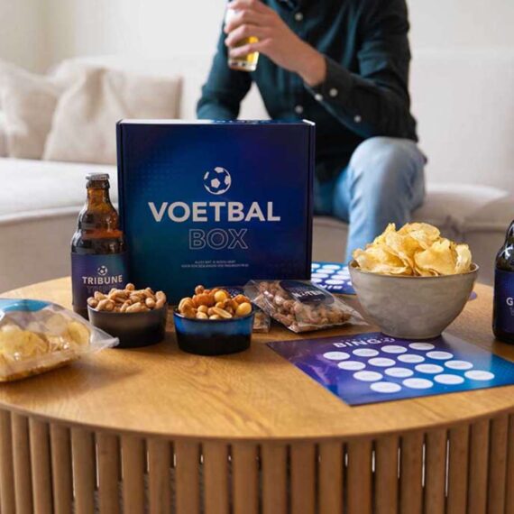 Voetbal Box | Borrelen tijdens een voetbalwedstrijd - Afbeelding 2