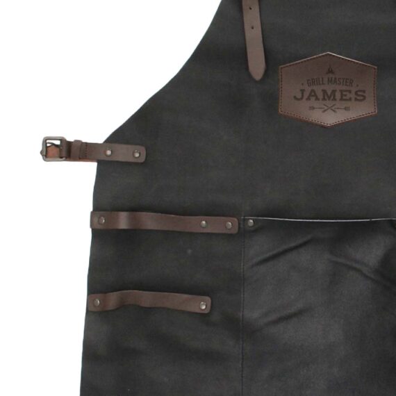 Zwart leren bbq schort gepersonaliseerd detailfoto